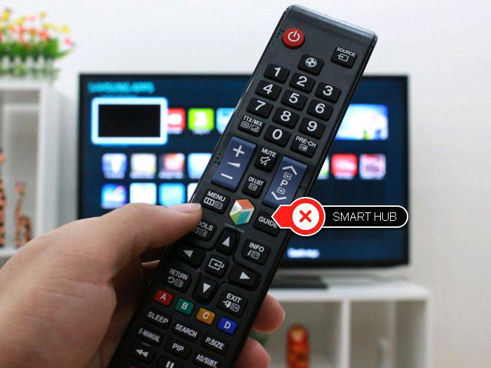 Chọn Smart hub để bắt đầu cài đặt và gỡ bỏ ứng dụng trên Smart Tivi Samsung