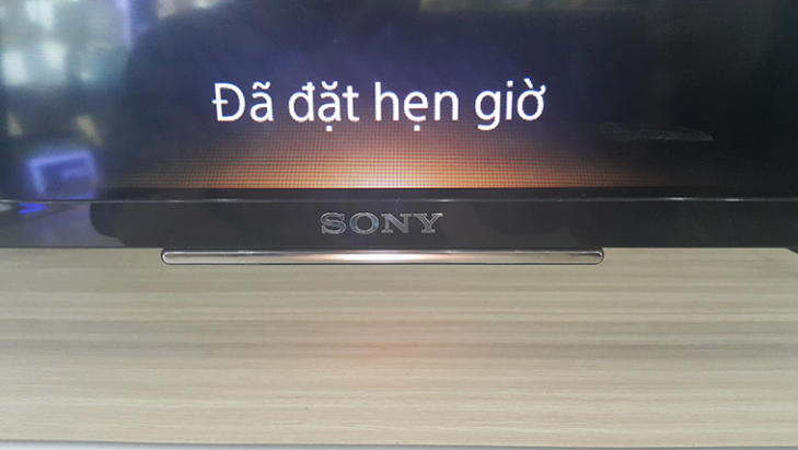 Đèn nguồn trên Tivi Sony có màu cam hoặc màu vàng (nguồn ảnh: internet) 