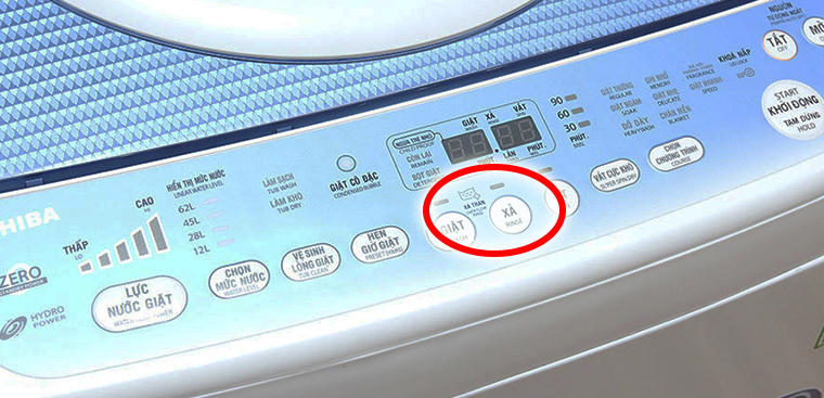  Chế độ xả tràn được tích hợp trên nút điều khiển ở thân máy giặt