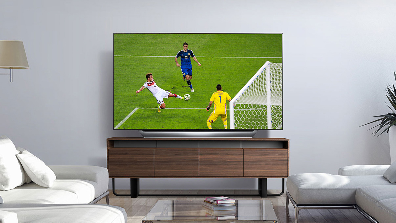 Sport do you watch on tv. Football on TV. Телевизор пати ставка. Watching Football Match картинки. Watch Football on TV.